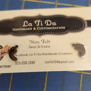 Silver Tone  Footprint 1/4" Earrings